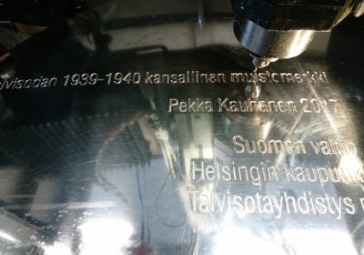 Talvisodan 1939-40 kansallinen muistomerkki, taiteilija Pekka Kauhasen Valon tuoja